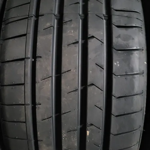 Pneu  195/40 17. Novo