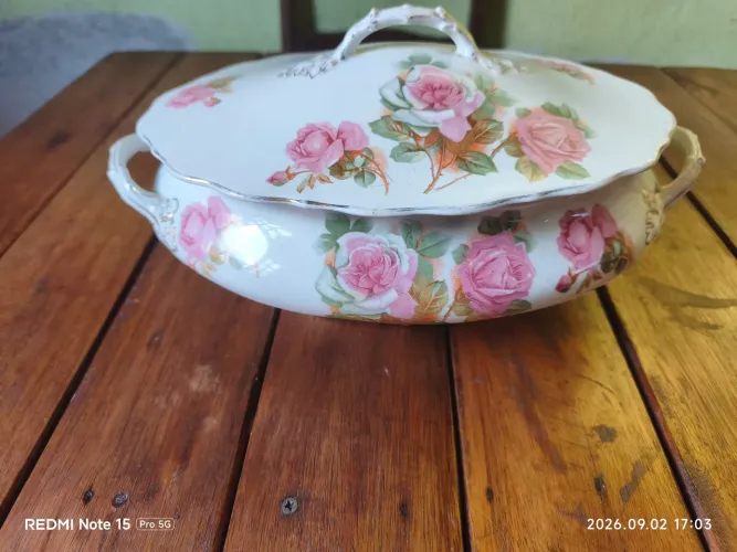 Antiga Sopeira Inglesa John Maddock & Sons - Royal Vitreous - Século XIX/XX