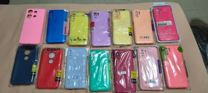 Capas sortidas MiA3=05und, Mi note10=07und, note13=01und, motog7play=02und. Todas por R$60