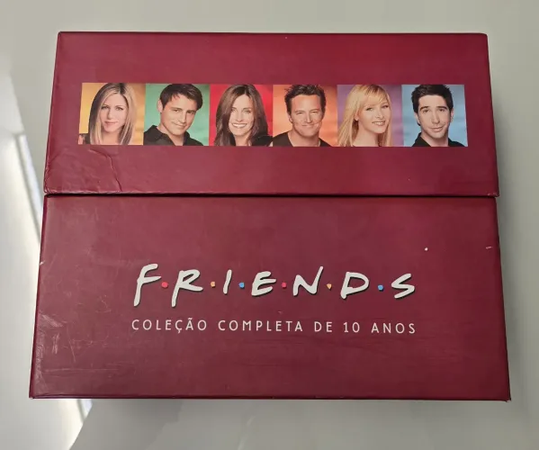 Friends - Box Completo com as 10 temporadas + brinde!!!