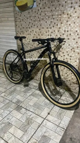 Bicicleta Aro 29 Colli Landscape 20v Shimano Deore