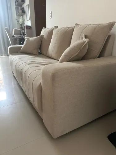 Sofá Três lugares em linho Bege