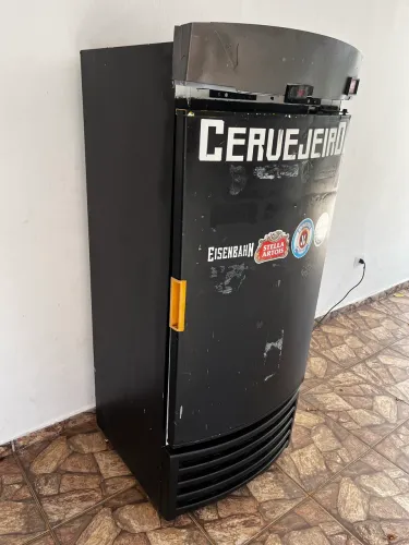 Cervejeira usada