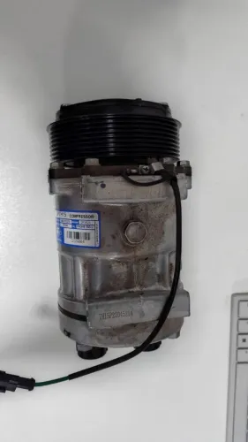 Compressor de ar condicionado para o caminhão Iveco tector.