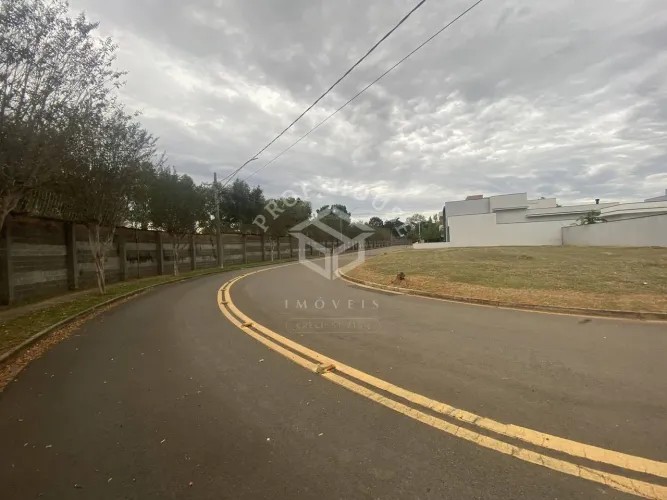 Terreno de esquina no Condomínio Residencial Ilha de Bali em Limeira-SP