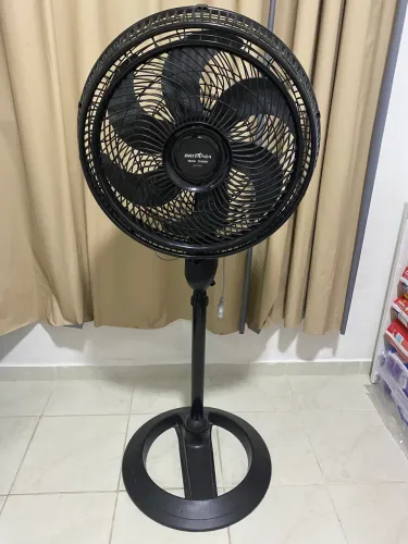 Ventilador Britânia de pé