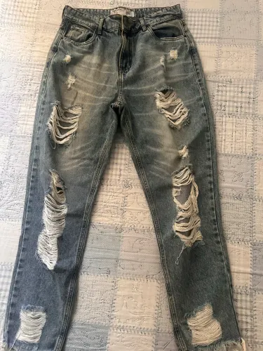 Calça jeans destroyed feminina - Tam. 42