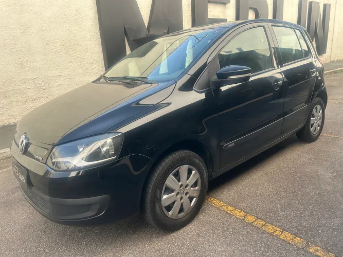 Volkswagen Fox Bluemotion 1.6 MI Total Flex 5P. 2013