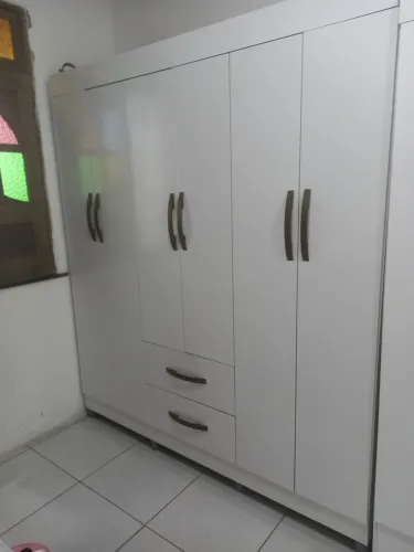 Vendo 01 guarda-roupa quarto de casal R$ 350,00