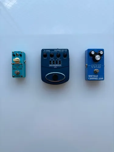 Combo de pedais (amps, reverbs e compressor) 