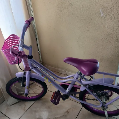 Vendo uma bicicleta