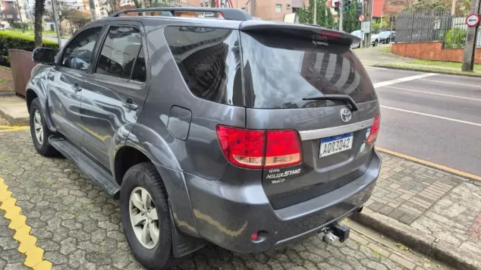 Toyota Hilux SW4 SRV D4-d 4X4 3.0 TDI Dies. AUT 2008
