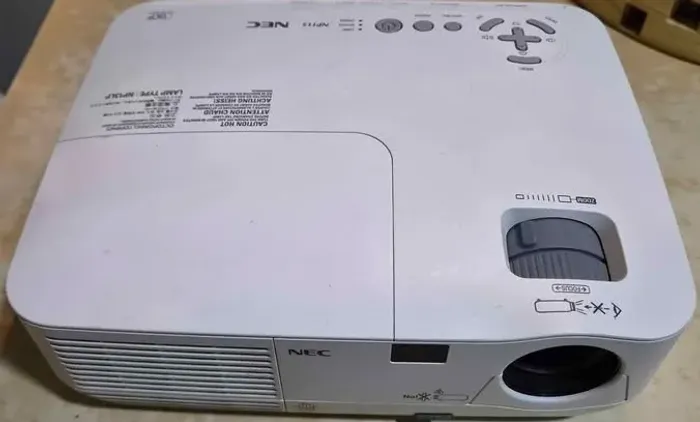 ? PROJETOR NEC NP115