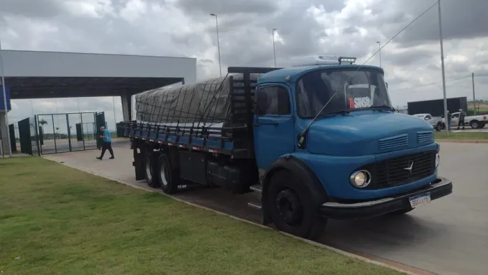 Caminhão Mercedes benz 1113