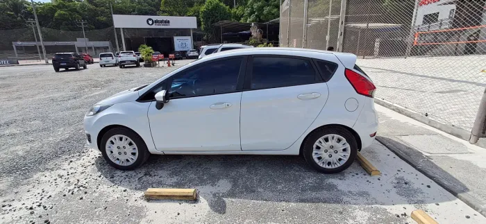 Ford Fiesta 1.5 16V Flex Mec. 5P 2015