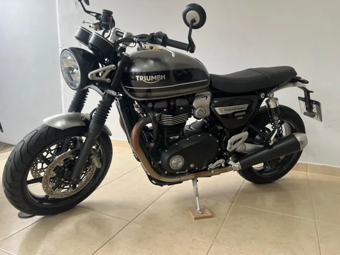 TRIUMPH SPEED TWIN