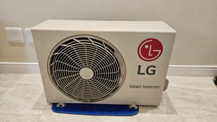 Split LG inverter 9000BTU Q/F