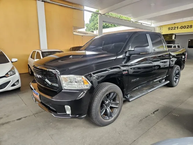 Ram Classic Laramie 5.7 V8 16V Gasolina 4X4 Aut. 2022
