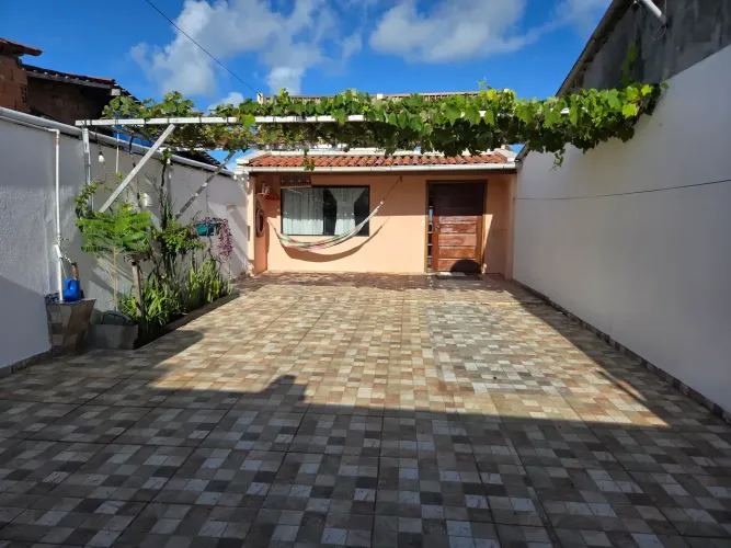 Vendo excelente casa com 3 quartos, na rua principal do Jacintinho,  Maceió-AL