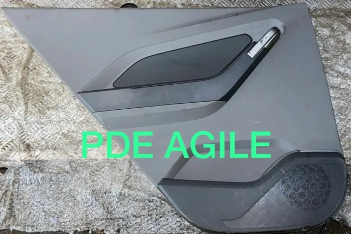 Forro da porta dianteira esquerda agile