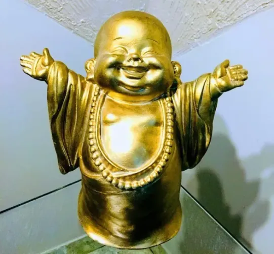 Buda Dourado Sorriso Hindu Enfeite Zen Estátua Em Resina