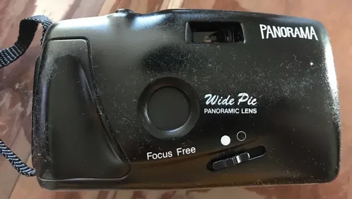 Maquina fotográfica panorâmica preta  