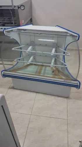 Vitrine Neutra Curva 90º Linha Vitalis