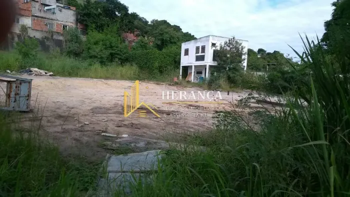 Terreno em Bangu com 2.497m² de frente para Av. Brasil