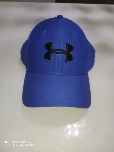 Boné Under Armour tamanho G.