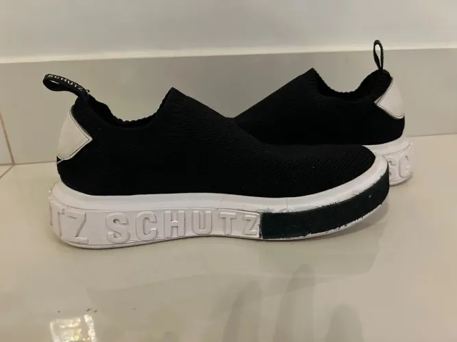 Vendo tênis schutz original 