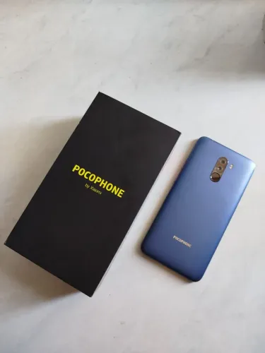 Pocophone F1 6GB e 128GB Azul troco em Play 3