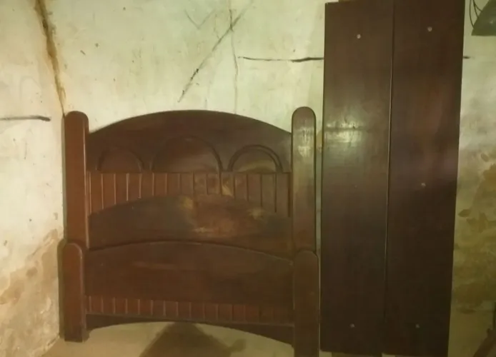 Cama de casal madeira Ypê. Prox ao cantinho doce cohab..