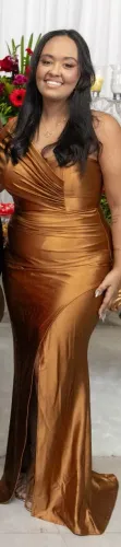 Vendo vestido de festa