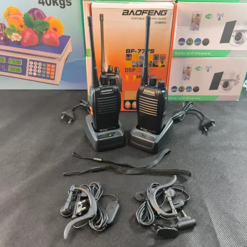 2 Walkie Talkies BaoFeng BF-777S com Kit de Acessórios