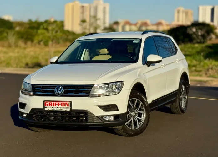 Volkswagen Tiguan 1.4 Flex 2018 extremamente nova