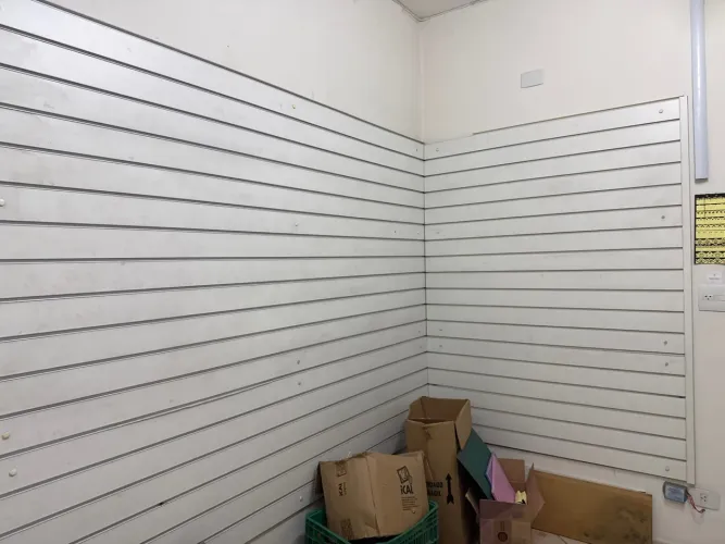 Painel Canaletado para loja 