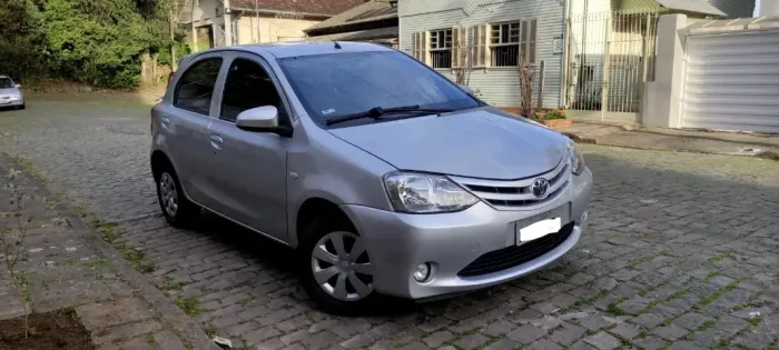 Toyota Etios X 1.3 Flex 16V 5P Mec. 2014