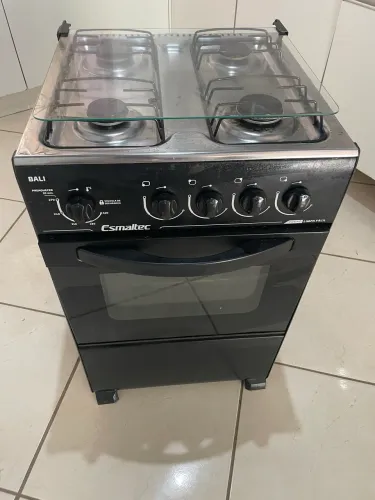 Fogão esmaltec novinho (entrego)