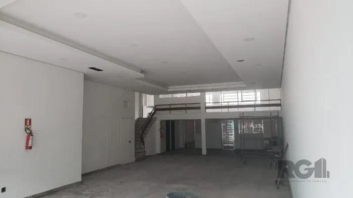 Ponto Comercial/Loja para Alugar no Bairro Passo da Areia com 250 m² de Área Construída