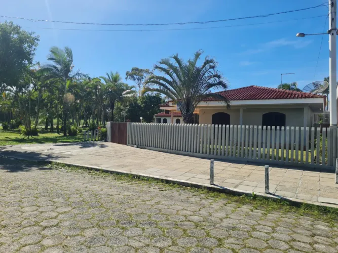 Praia de leste Esquina, Piscina,  Mobiliada 