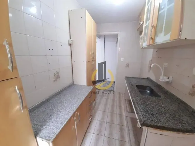 Apartamento à venda no Condomínio Parque das Flores - 58m² - 2 dormitórios - cozinha - sal