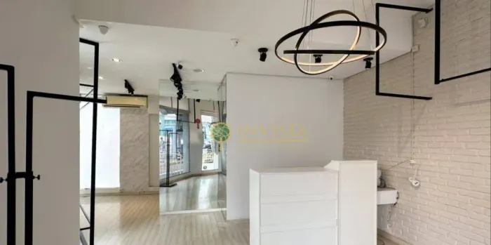Loja comercial de frente com 33m² - À venda em Coqueiros!