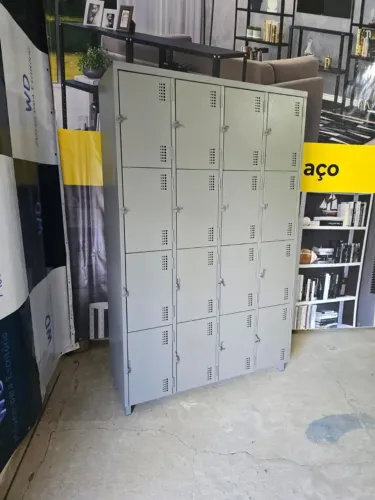 armário para funcionário com 16 portas