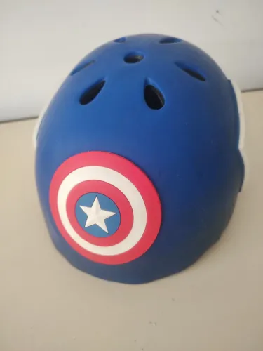 Capacete infantil capitão América