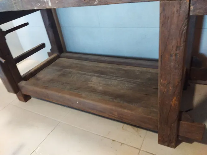 Mesa de marceneiro madeira antiga decoração 