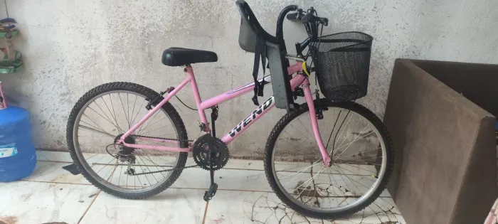 Bicicleta aro 26 com cadeirinha 