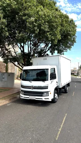 Volkswagen Delivery Express Prime 2021/2022 - Com Baú de 4,30m