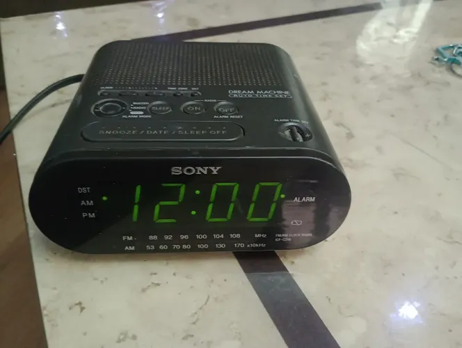 Rádio Relógio Sony ICF-C218