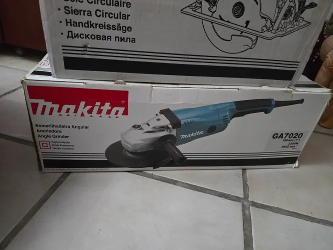 Esmerilhadeira makita GA7020 7')180mm 2200w