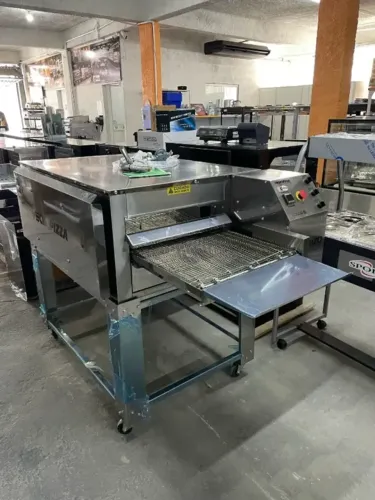 Forno esteira a gás para pizza e esfirra 50-120